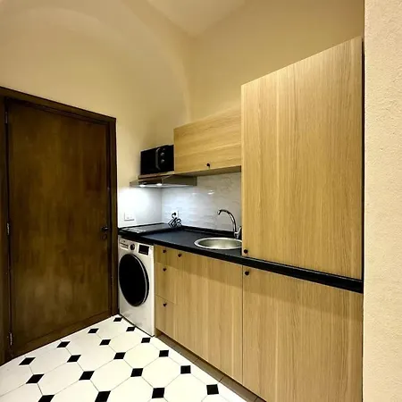 Апартаменты Portofino Coast Design Studio - Private Parking *
