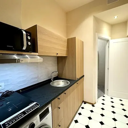 Апартаменты Portofino Coast Design Studio - Private Parking *
