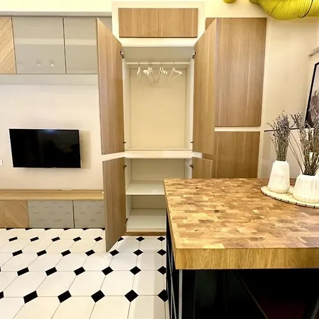 Апартаменты Portofino Coast Design Studio - Private Parking *